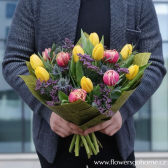 Kytice tulipánů k MDŽ - JARO, Praha 5